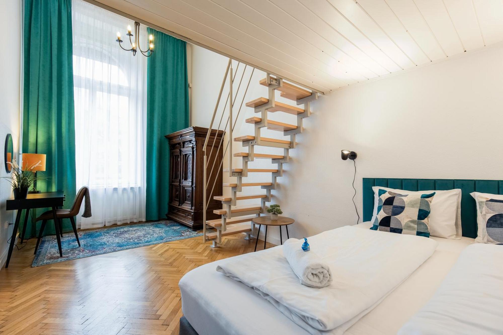 Maverick 4* Budapest